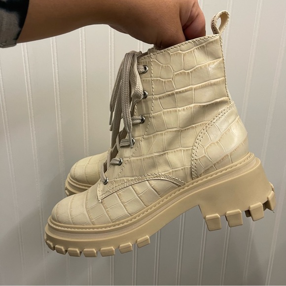 SCHUTZ Orly Croc-Embossed Egg Shell Leather Moto Lug Combat Boots Sz 8.5 - Picture 3 of 9